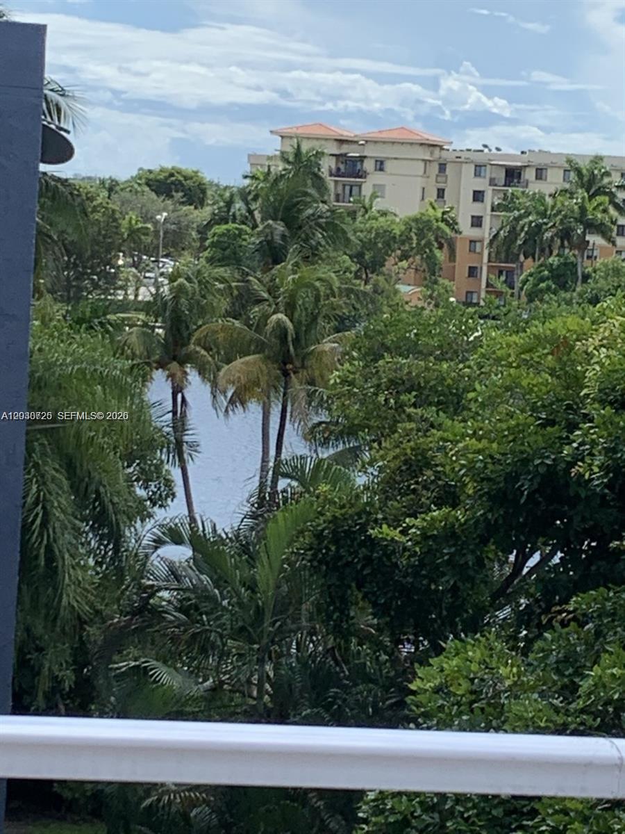 THE BEACH CLUB FONTAINEBL - Residential Lease