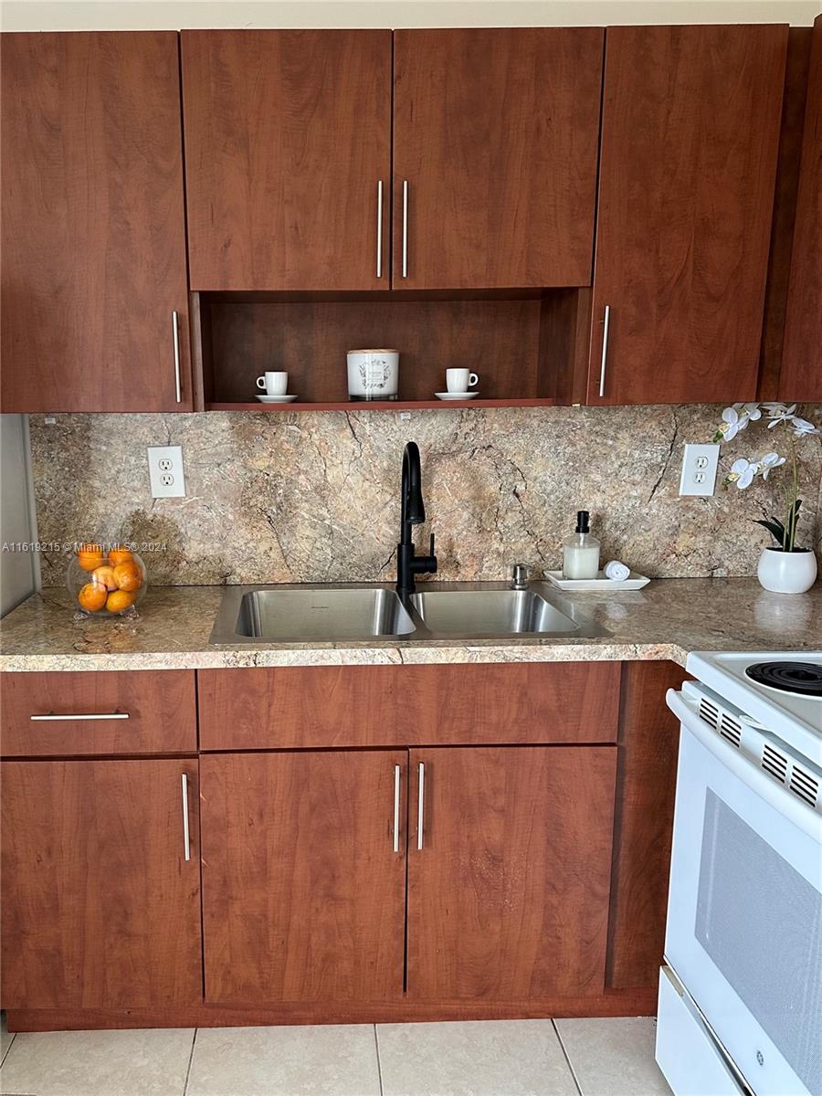 CUTLER GATE - Residential Lease