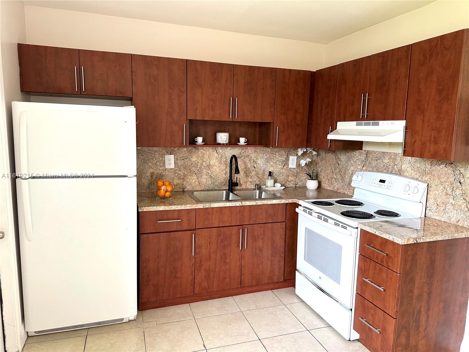CUTLER GATE - Residential Lease