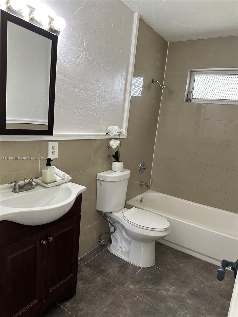 CUTLER GATE - Residential Lease