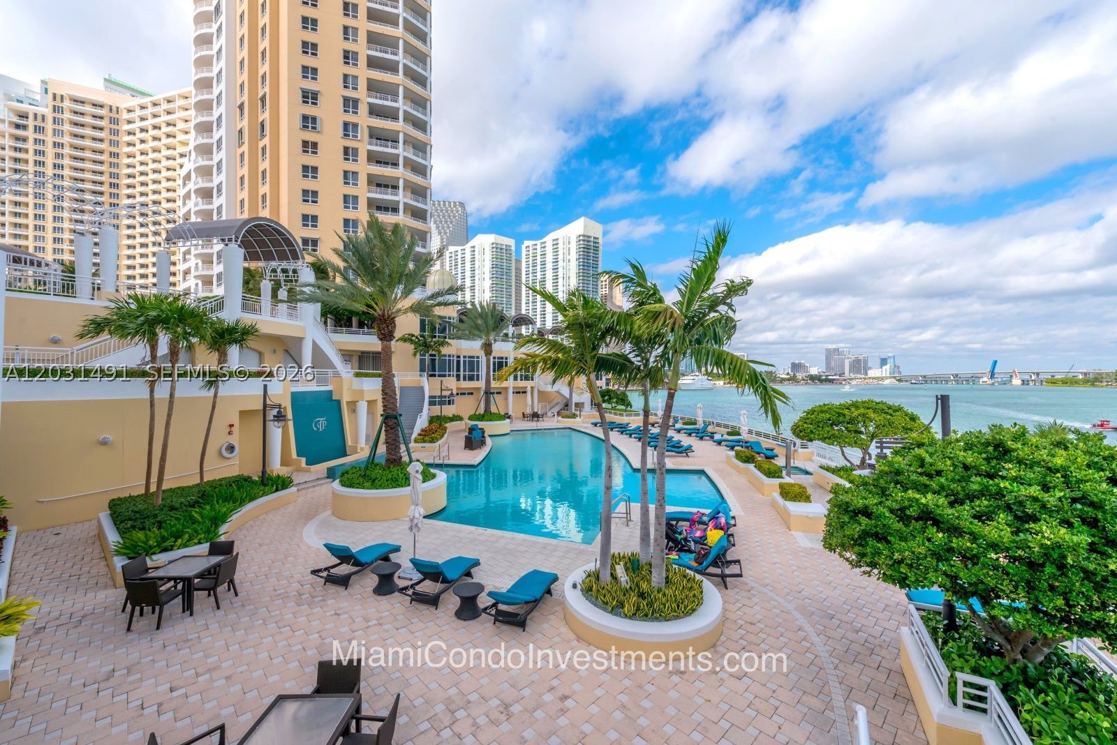 THREE TEQUESTA POINT COND - Residential