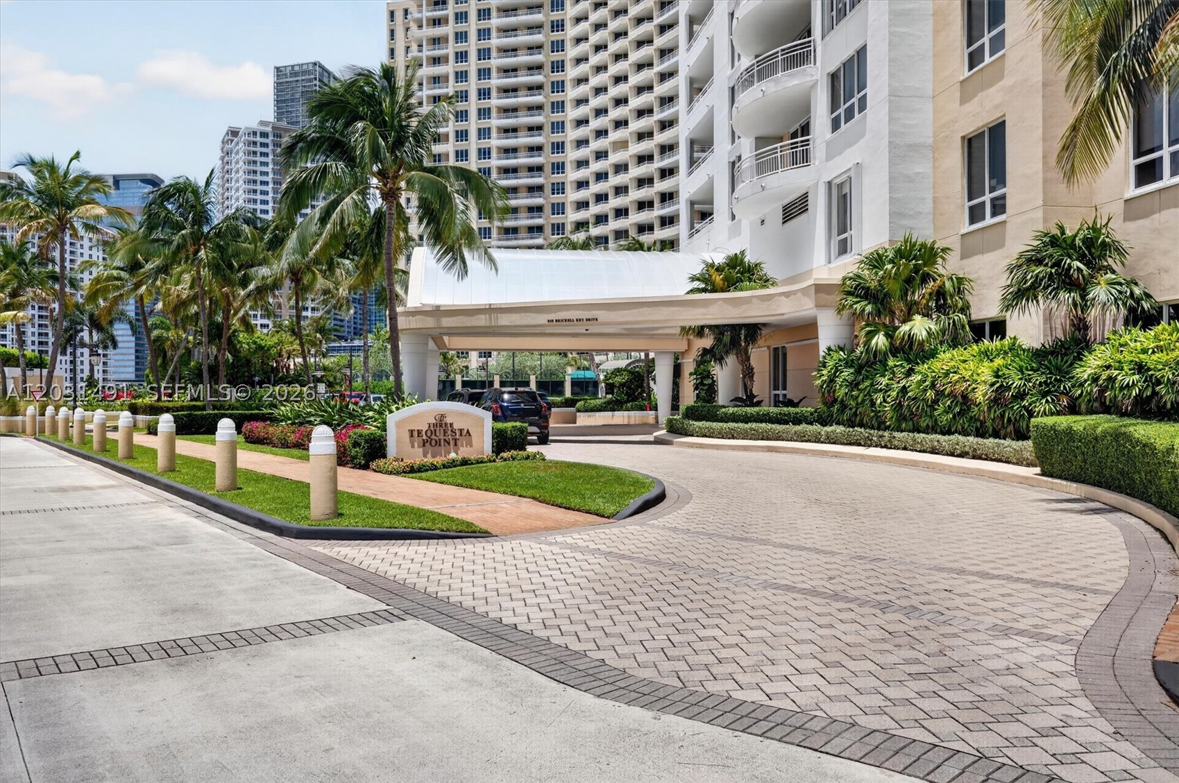 THREE TEQUESTA POINT COND - Residential