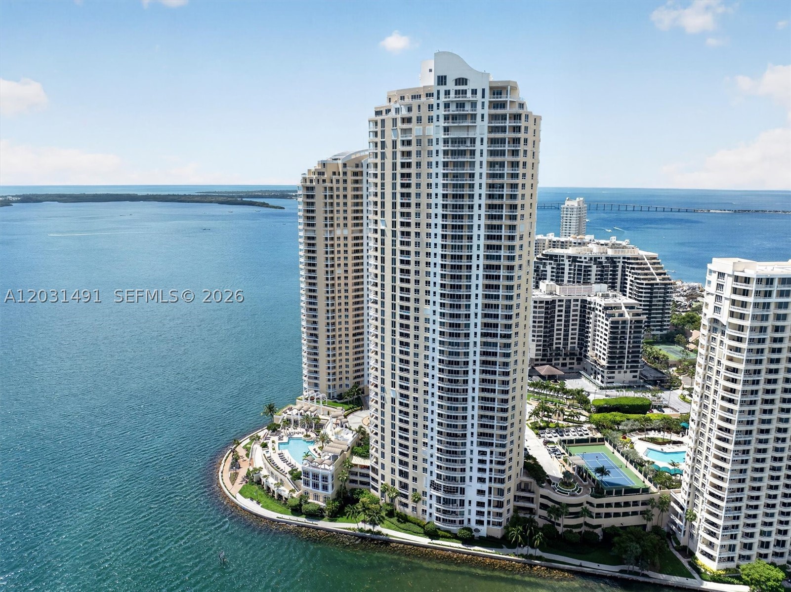 THREE TEQUESTA POINT COND - Residential