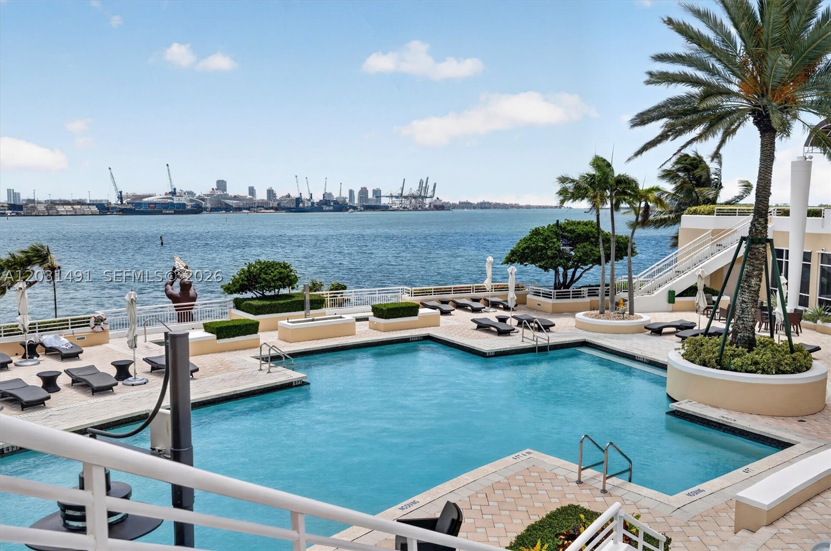 THREE TEQUESTA POINT COND - Residential