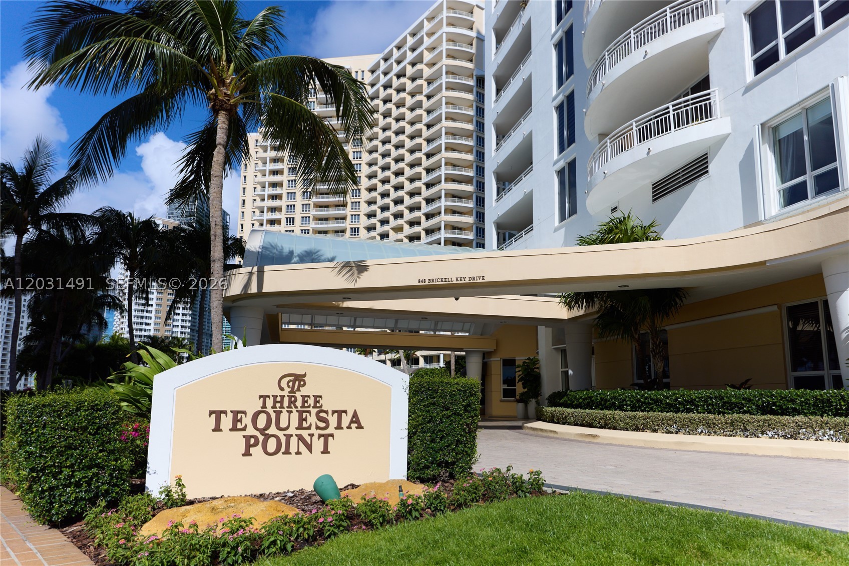 THREE TEQUESTA POINT COND - Residential