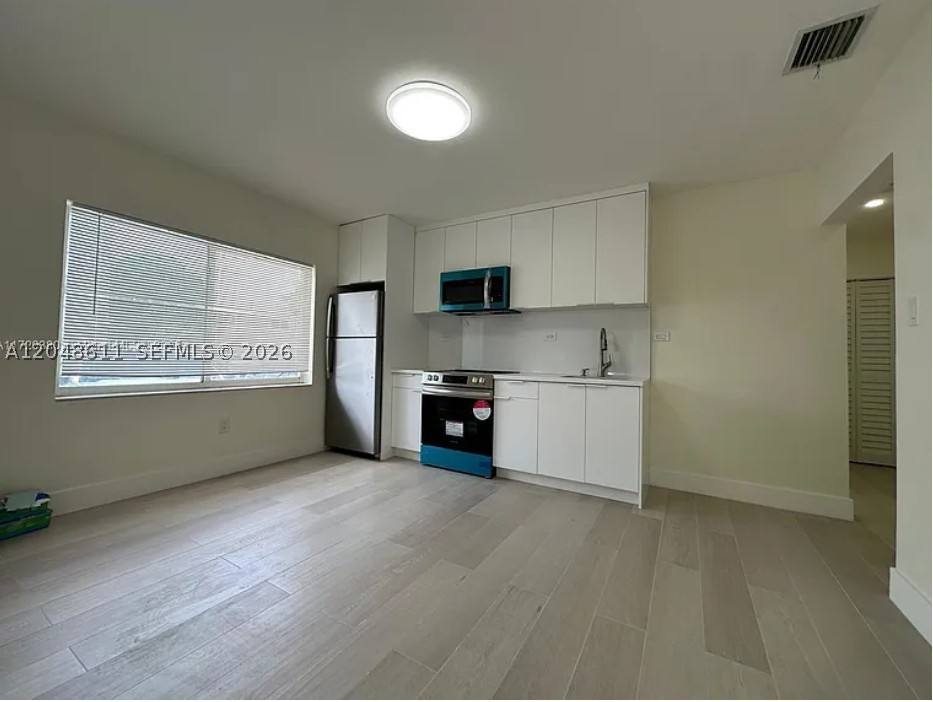 LAWRENCE ESTATES LAND COS - Residential Lease