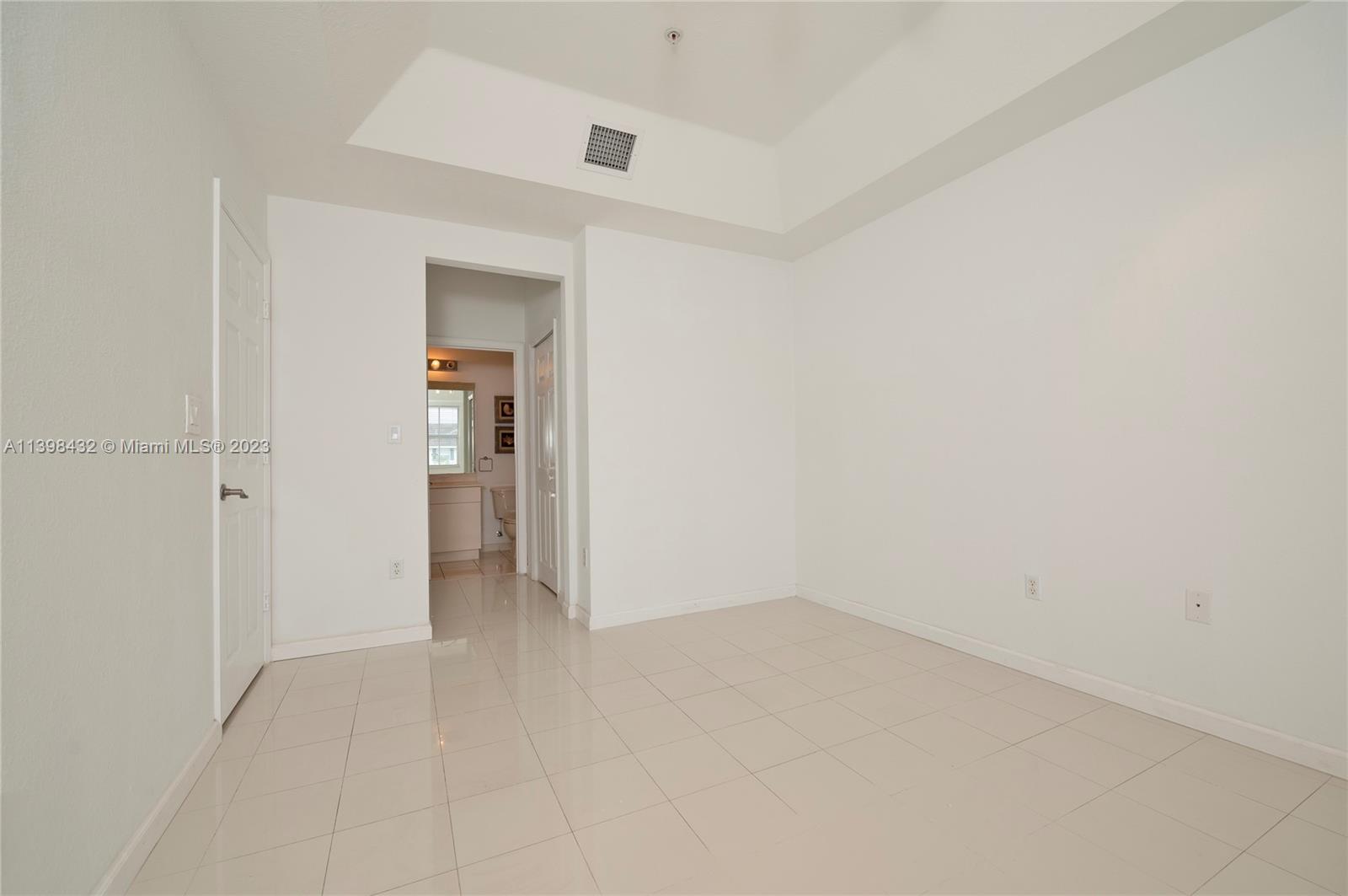 PROMENADE SHORES AT DORAL - Residential Lease