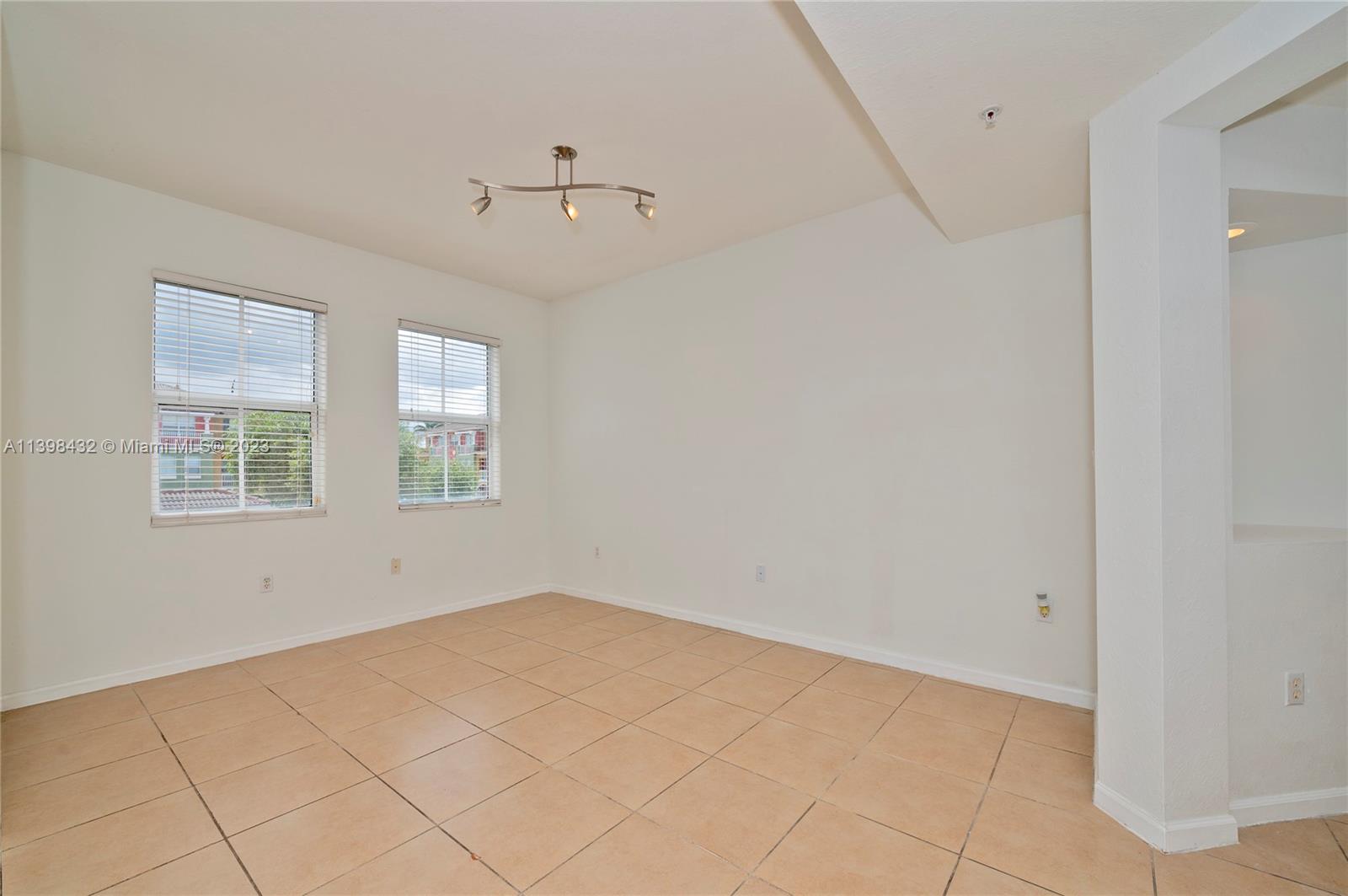 PROMENADE SHORES AT DORAL - Residential Lease