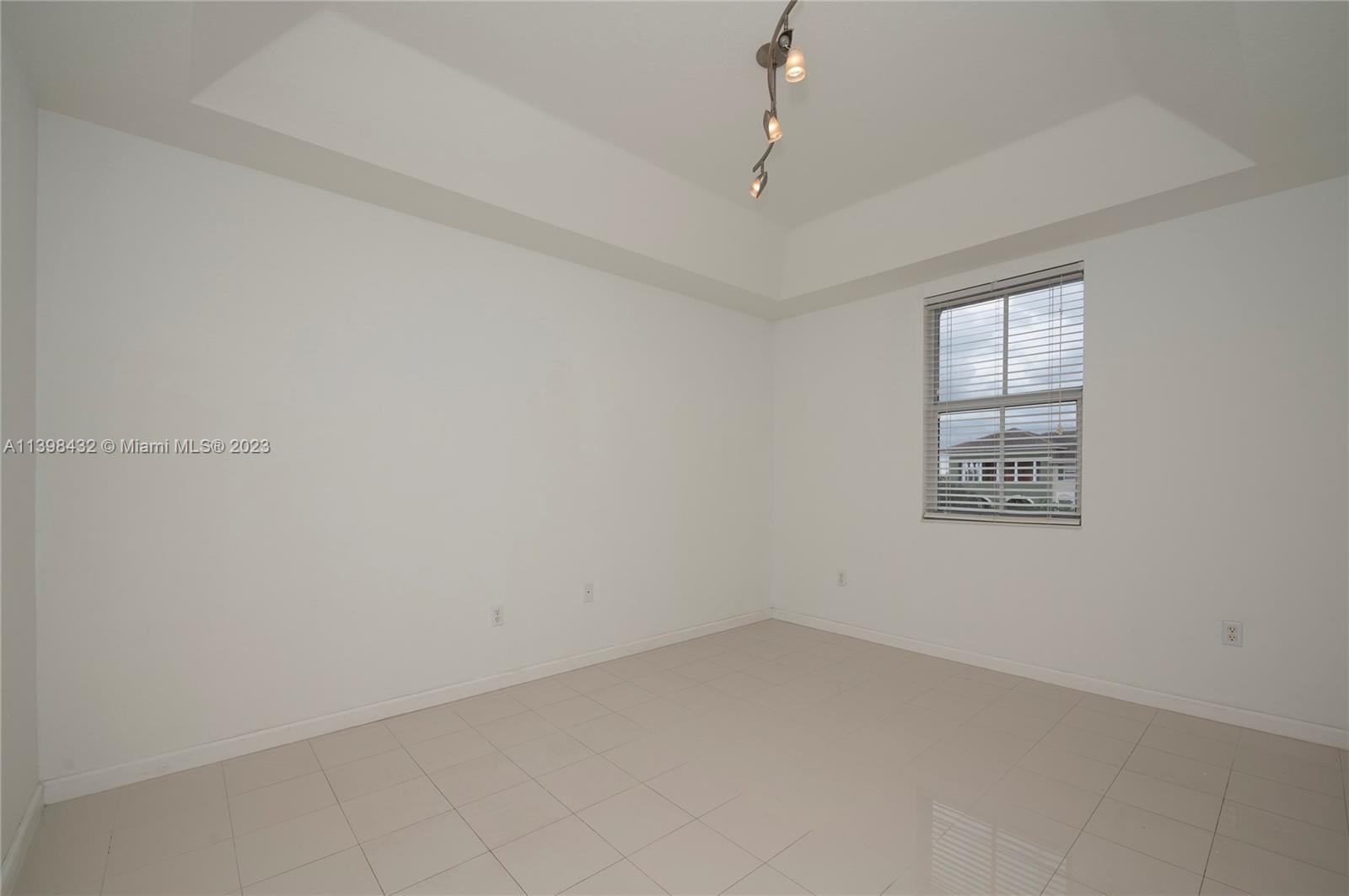 PROMENADE SHORES AT DORAL - Residential Lease