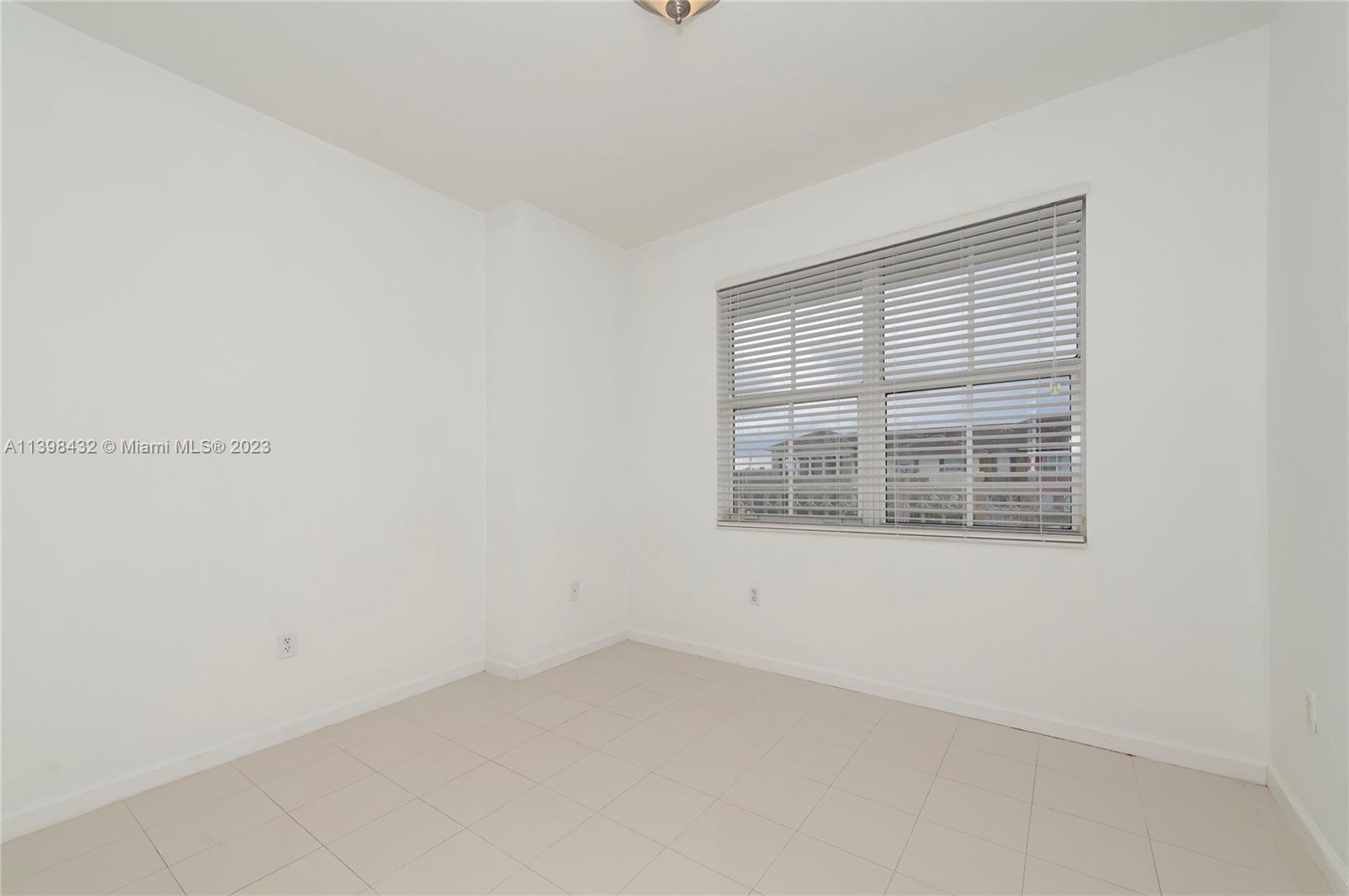 PROMENADE SHORES AT DORAL - Residential Lease