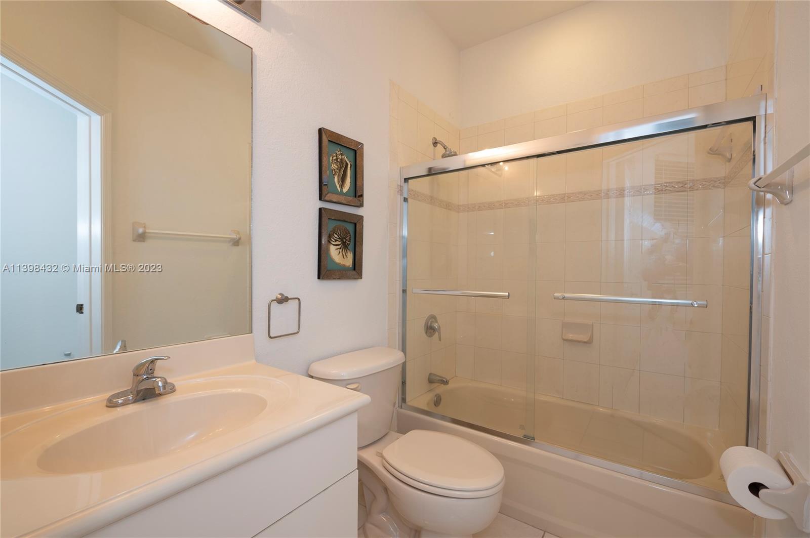 PROMENADE SHORES AT DORAL - Residential Lease