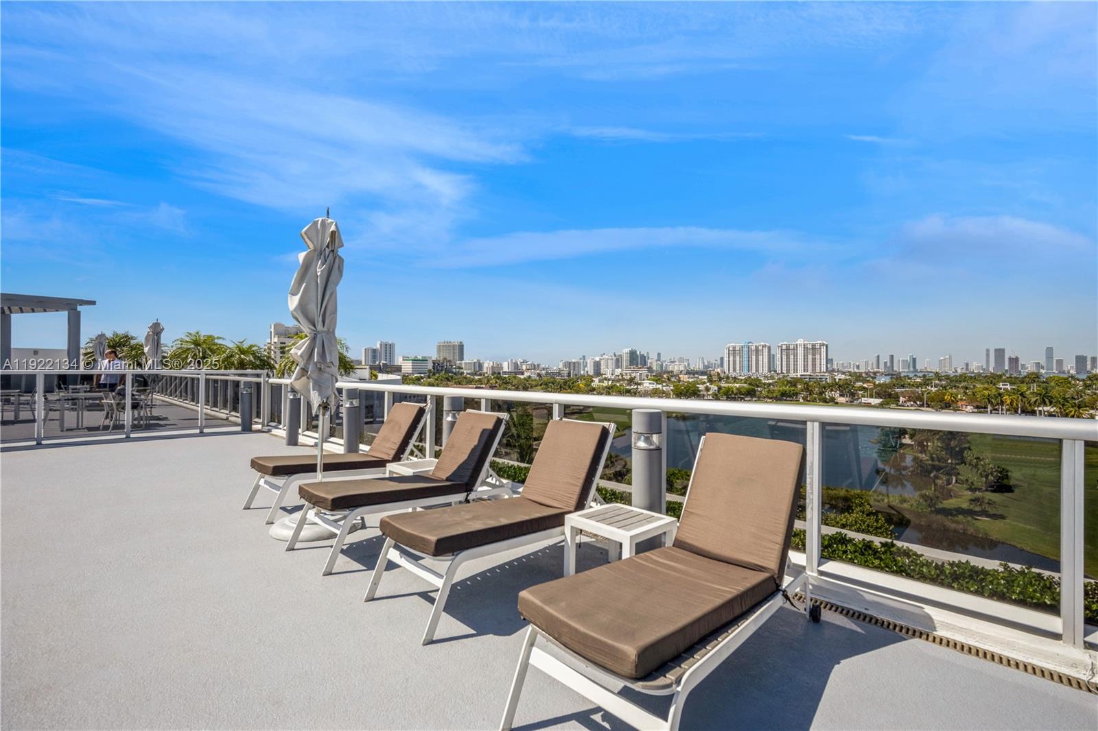 THE MERIDIAN CONDO - Residential
