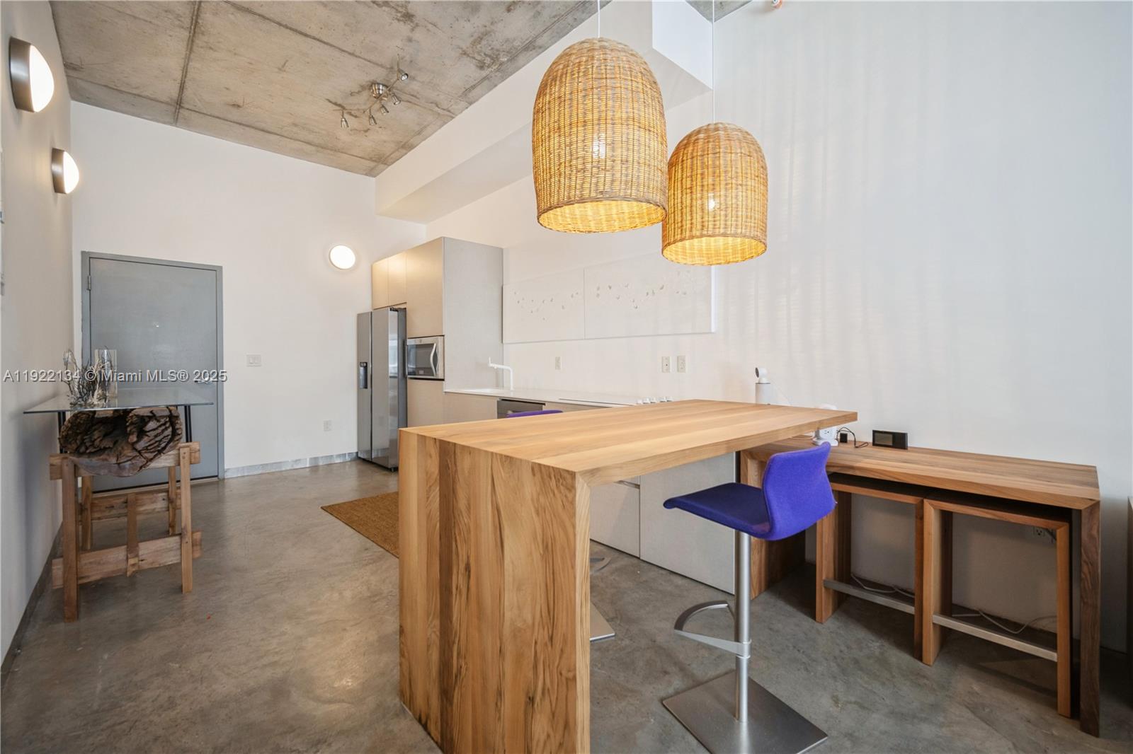 THE MERIDIAN CONDO - Residential