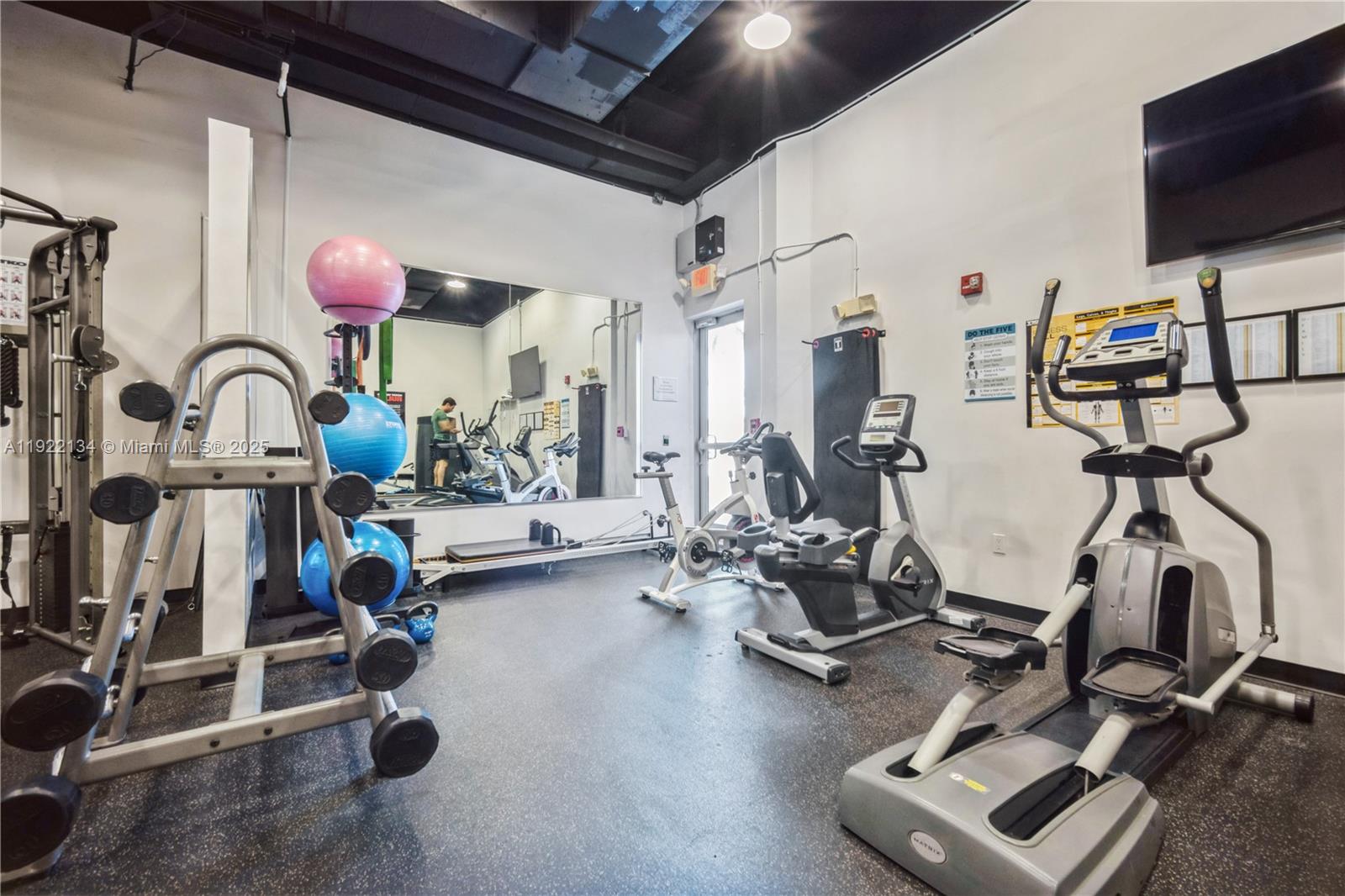 THE MERIDIAN CONDO - Residential