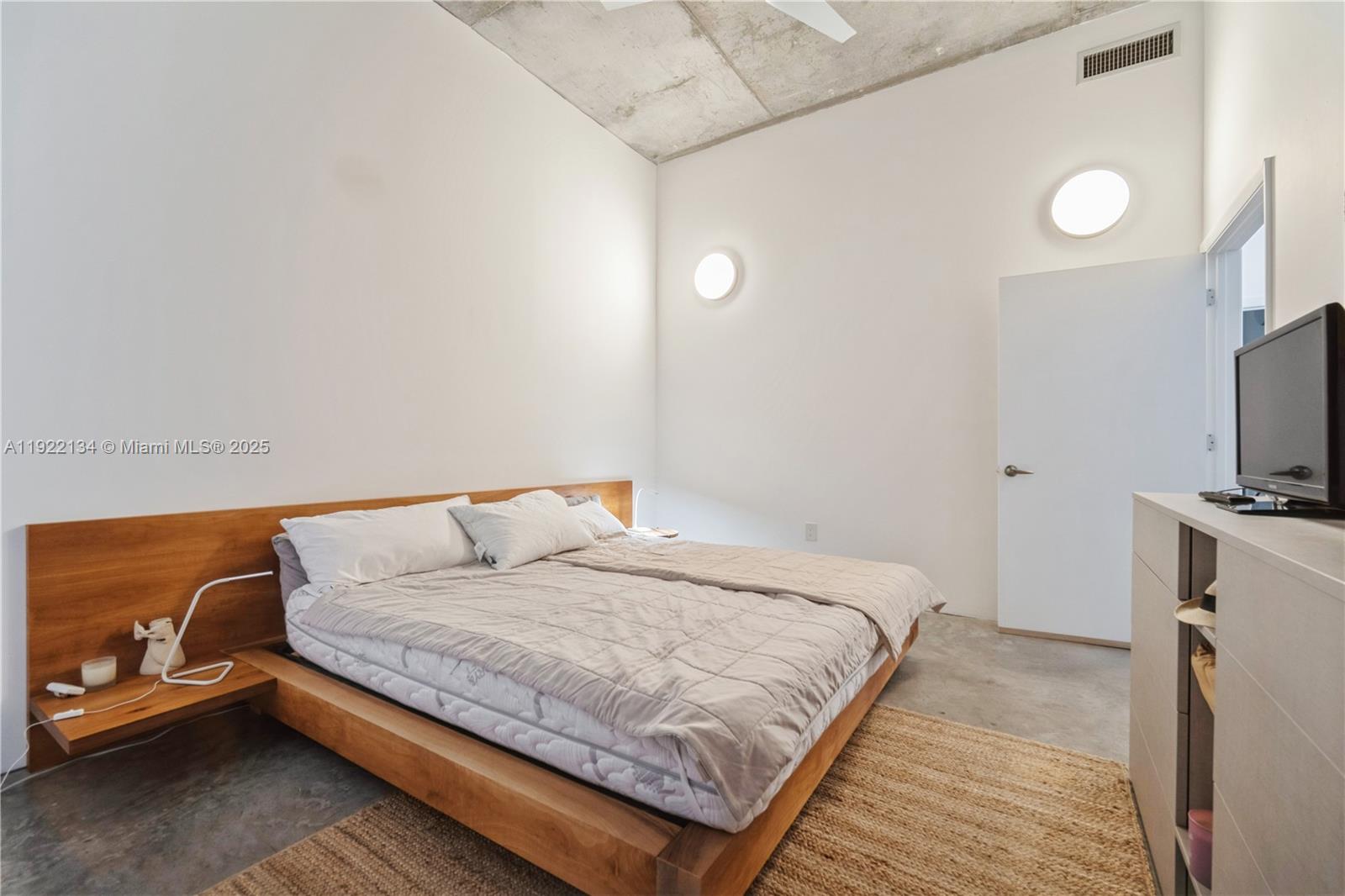 THE MERIDIAN CONDO - Residential