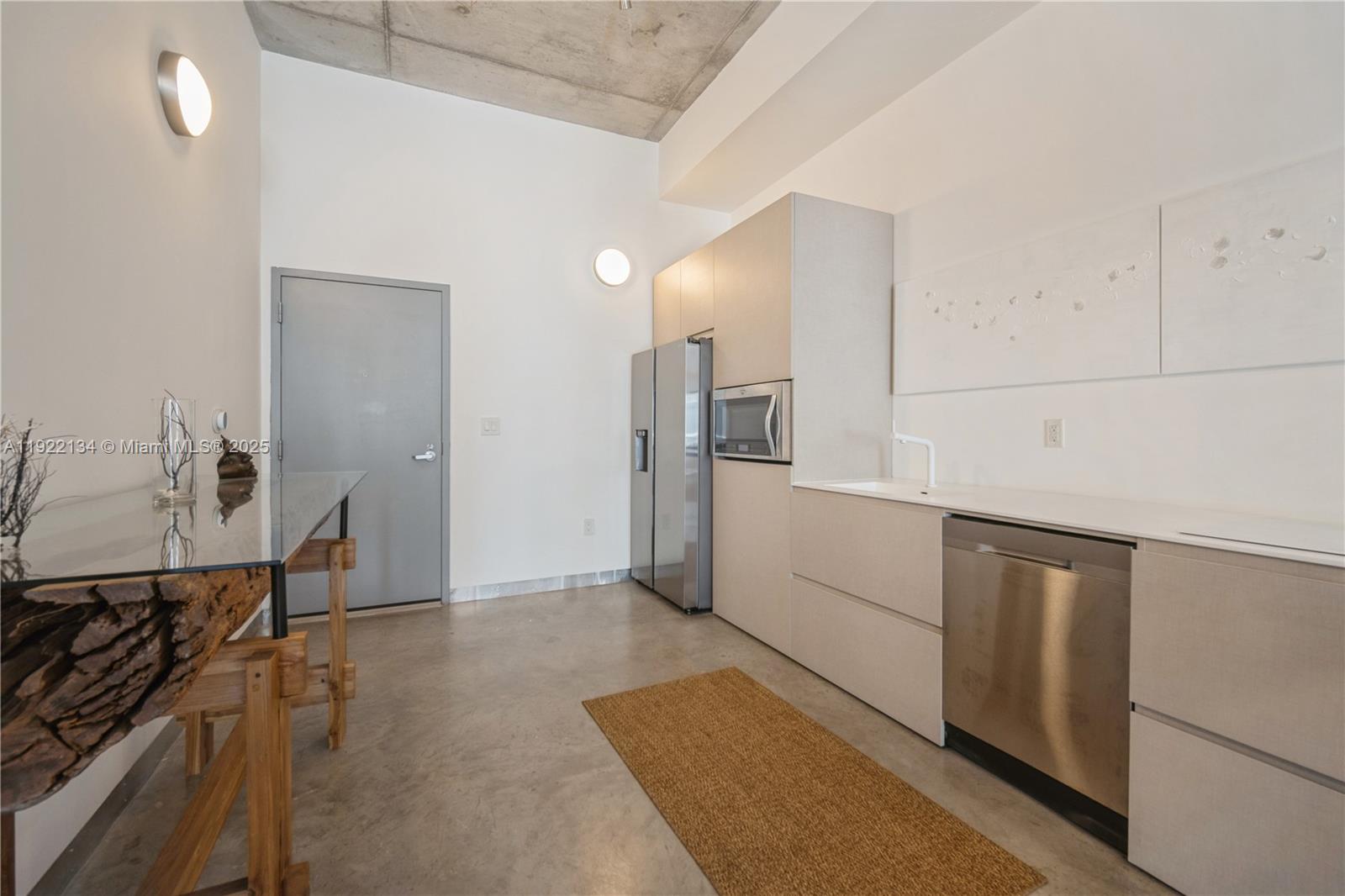 THE MERIDIAN CONDO - Residential