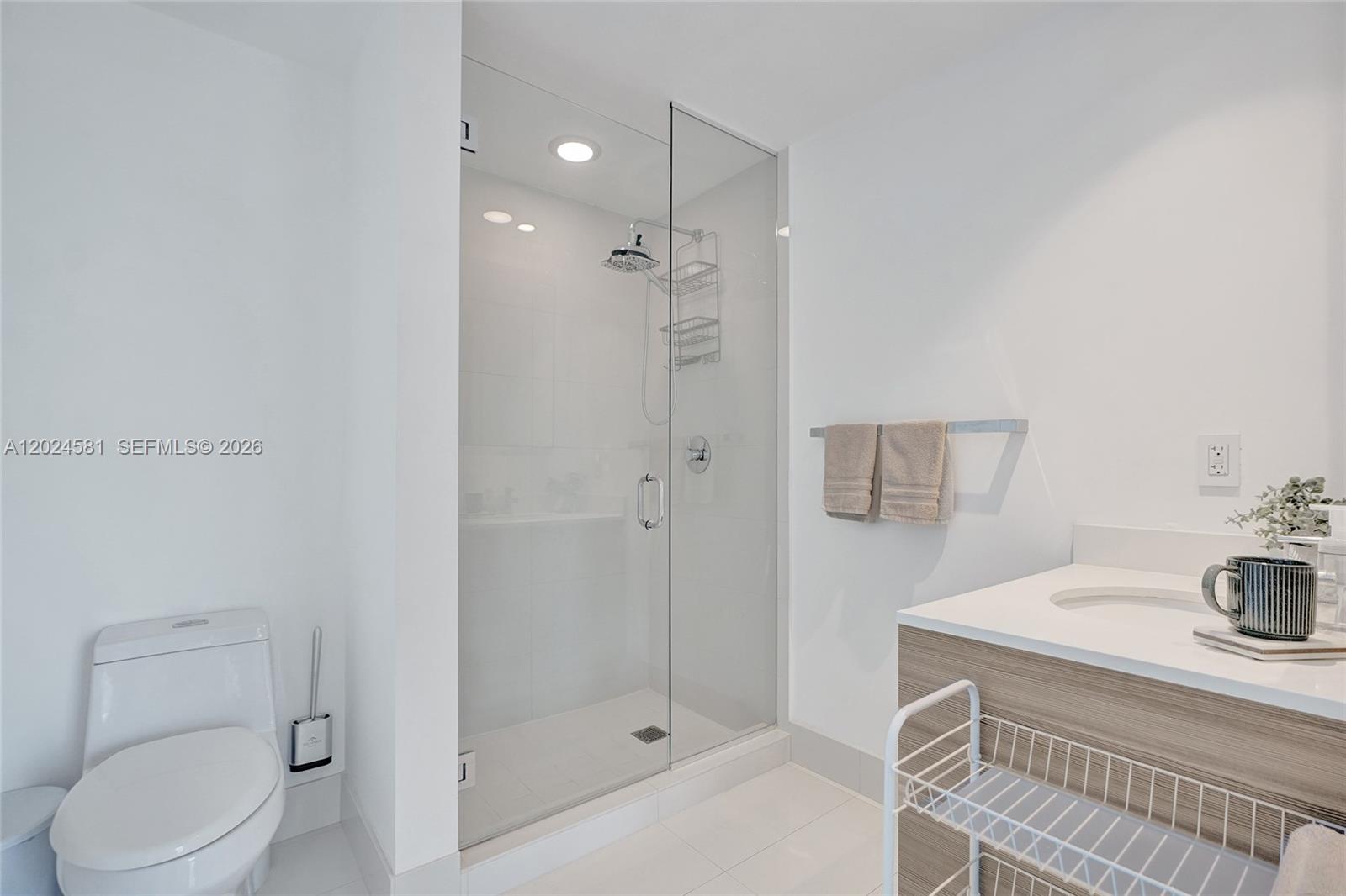 3401 MIDTOWN CONDO - Residential Lease