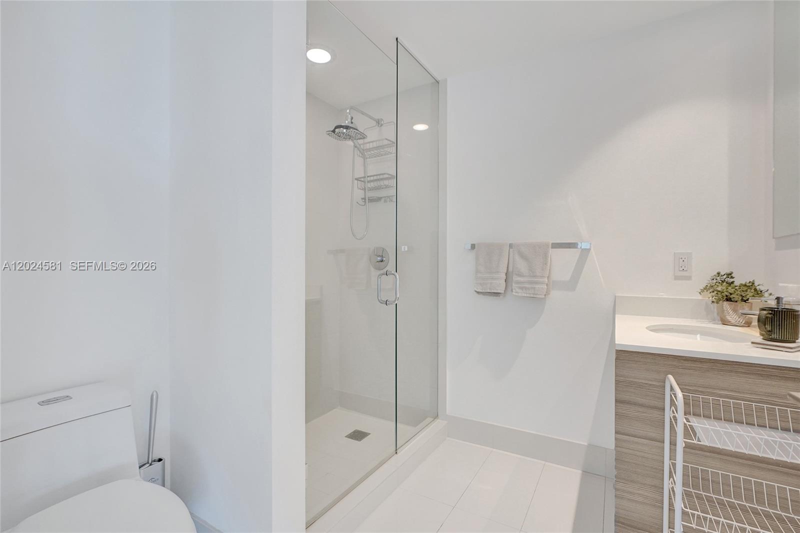 3401 MIDTOWN CONDO - Residential Lease