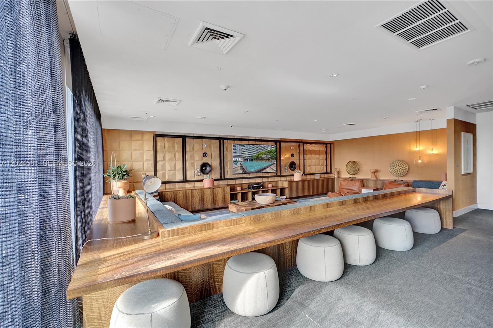 3401 MIDTOWN CONDO - Residential Lease