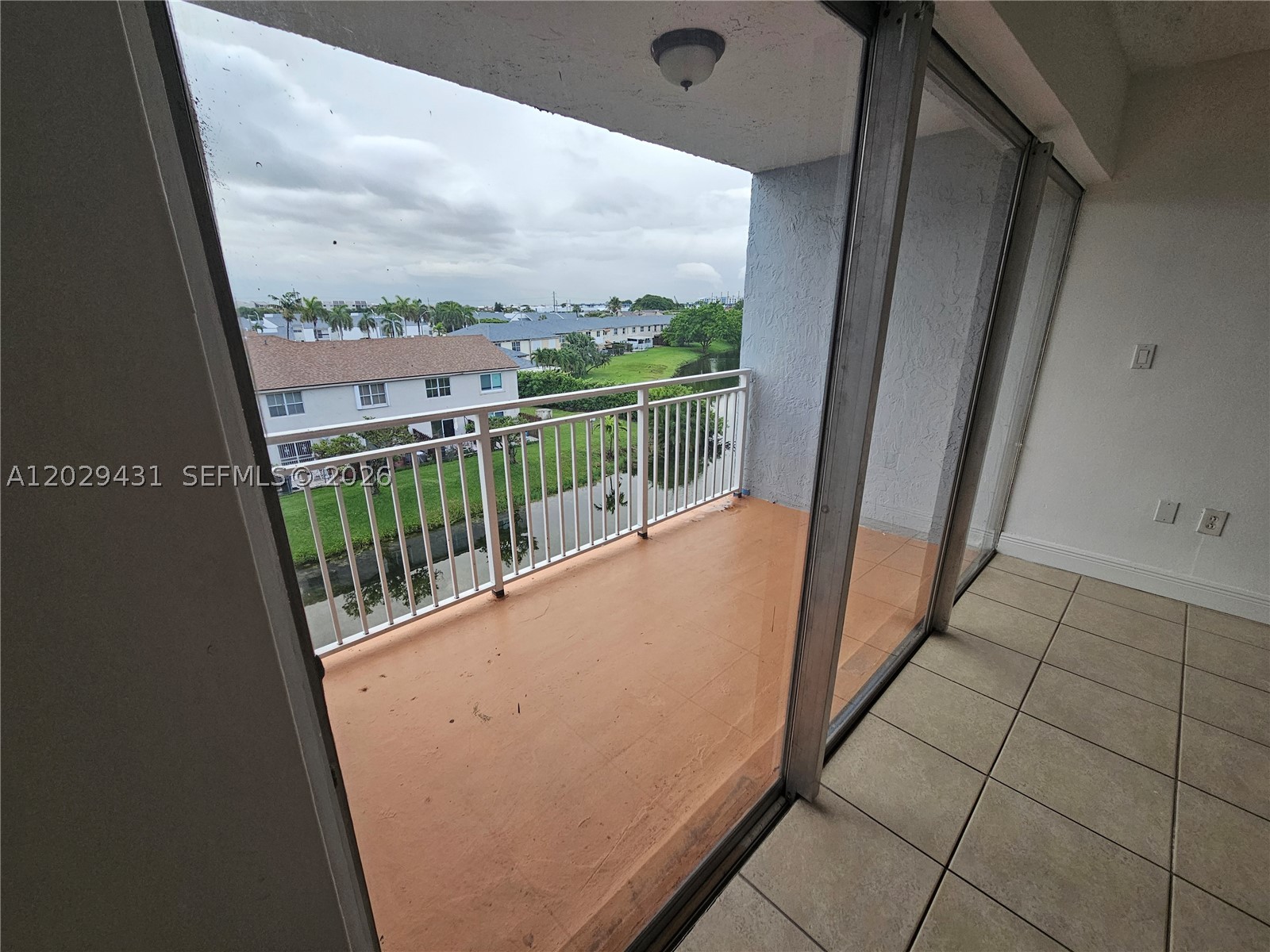 THE BEACH CLUB FONTAINEBL - Residential Lease