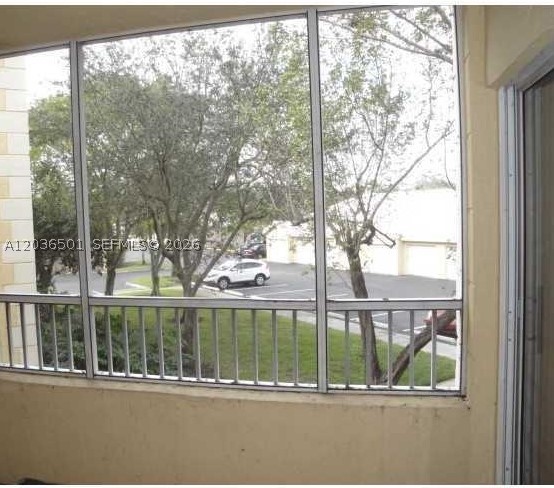 LAKEVIEW CLUB CONDO - Residential Lease