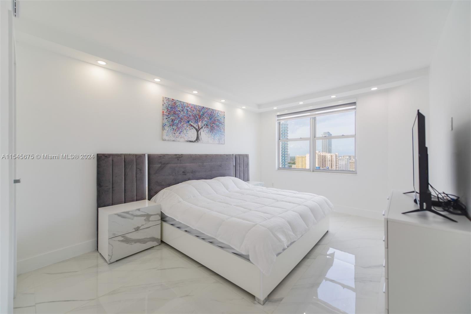 HEMISPHERES CONDO - Residential