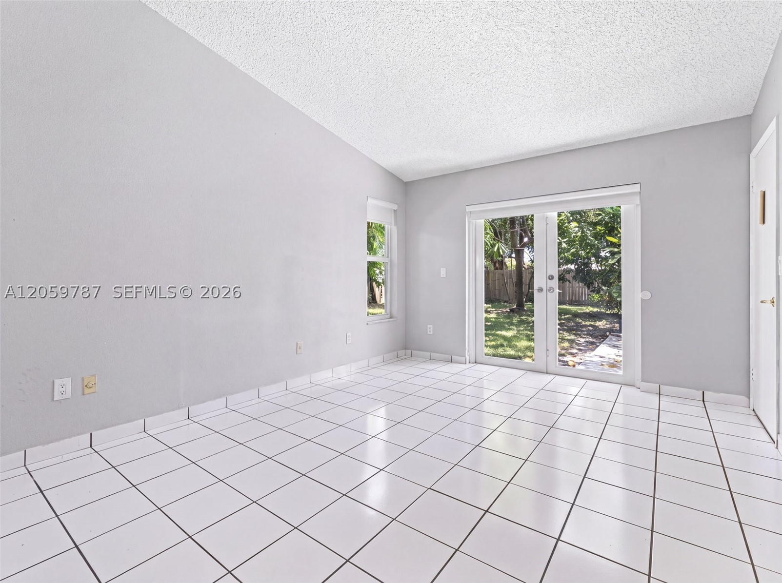 WEITZER SHAUNA MEADOWS SE - Residential