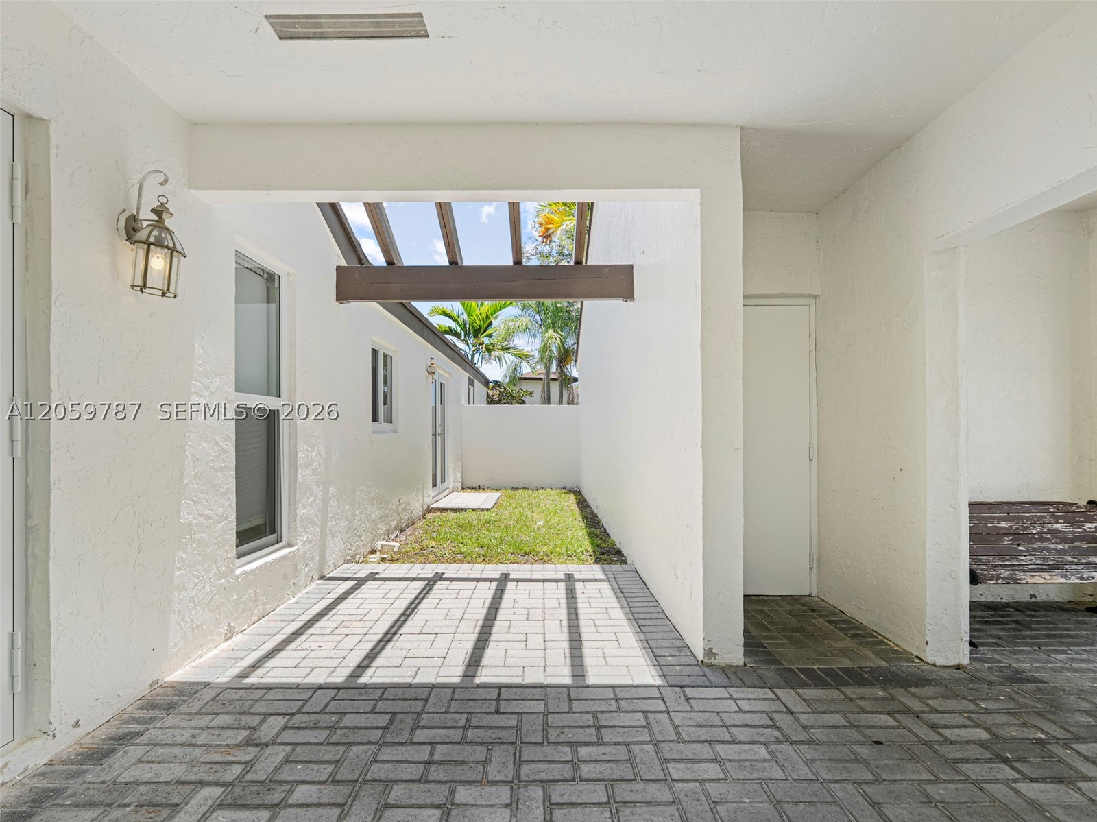 WEITZER SHAUNA MEADOWS SE - Residential