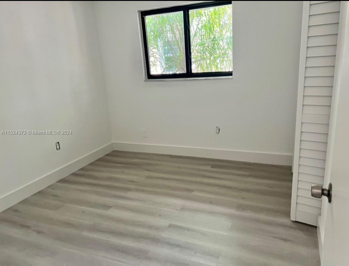 SPANISH COURT - Residential Lease