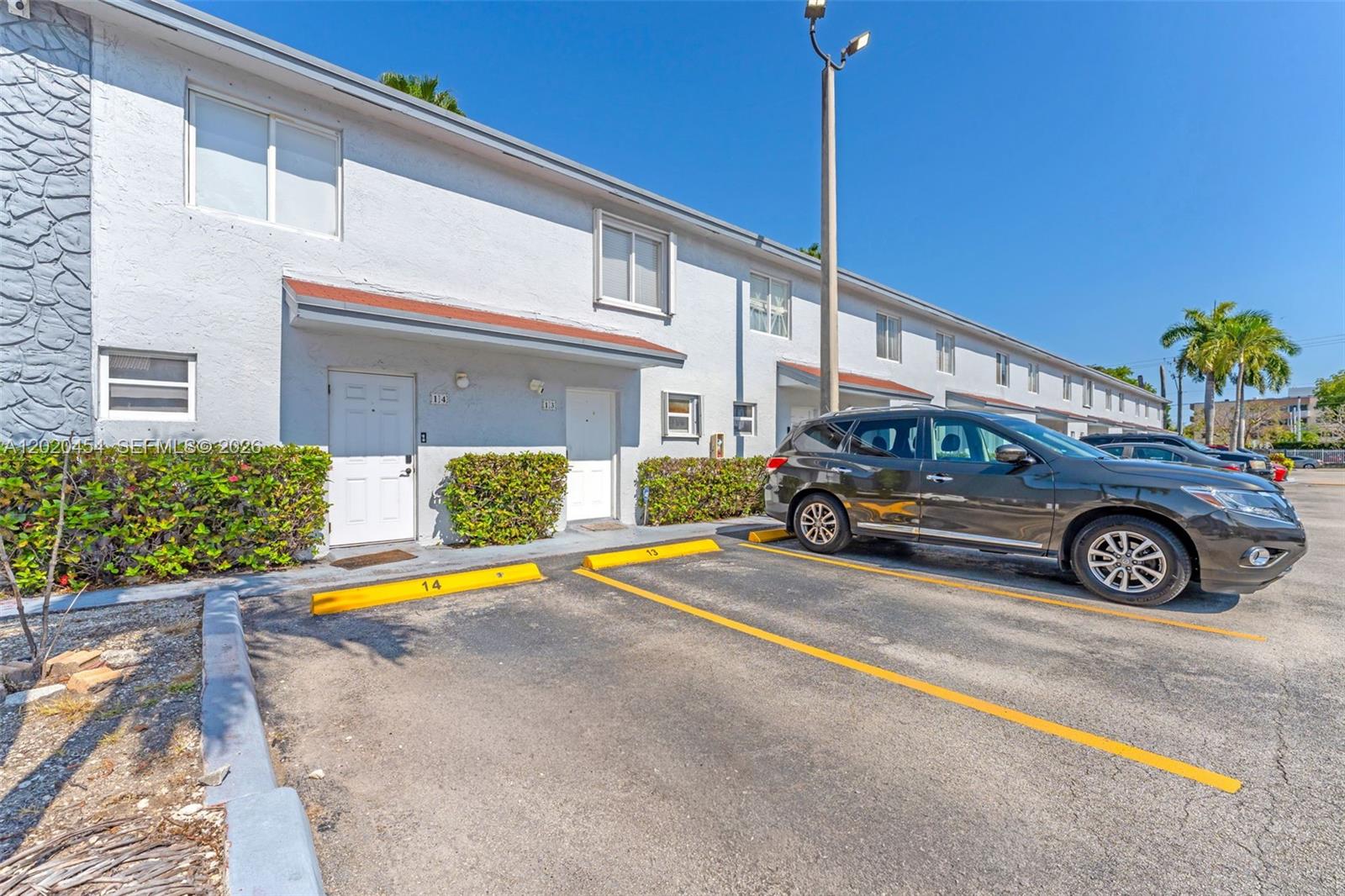 LAS VILLAS DE FOUNTAINBLE - Residential