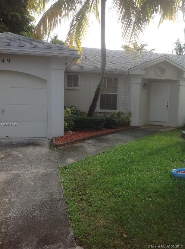 LOCATION! LOCATION! LOCATION! Split 3 bedrooms, 2 baths in very good condition. Freshly painted, tiled floors throughout the house and outside on the patio. Enjoy the privacy of Amaretto and the convenience of being close to everything.