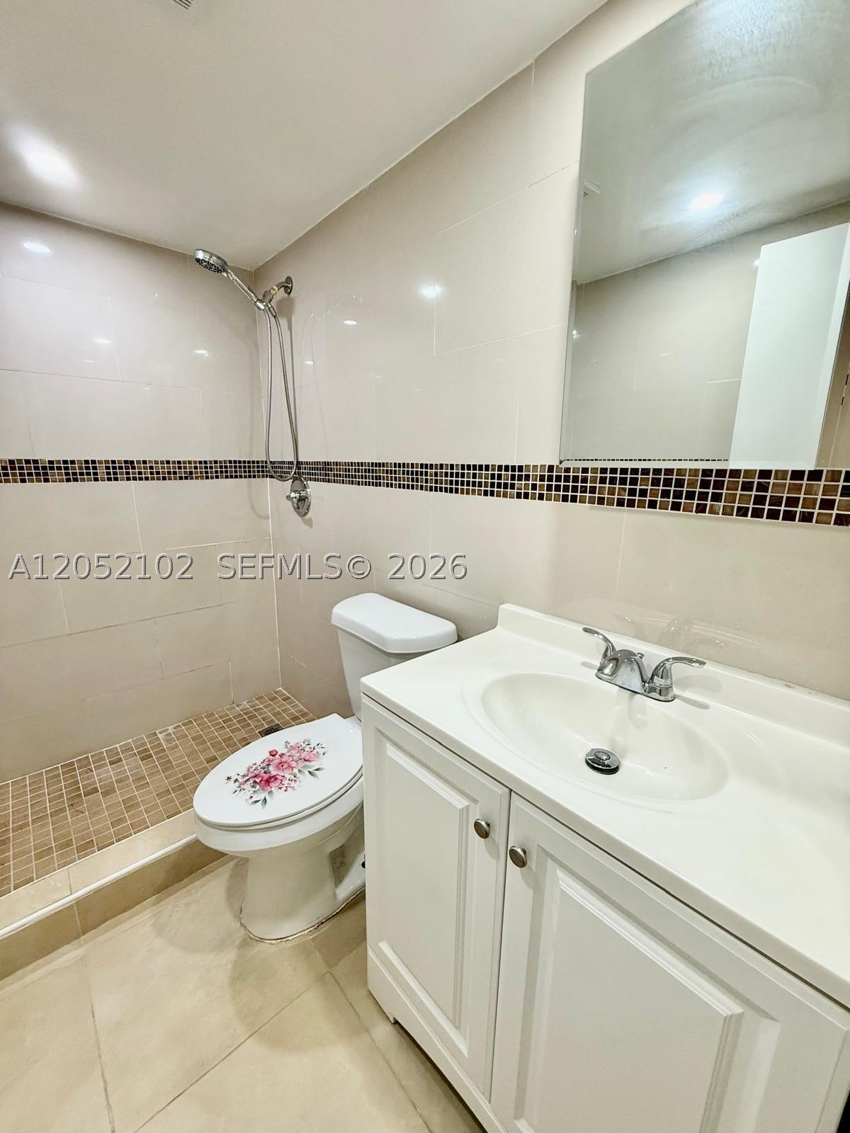 RO-MONT SOUTH GREEN CONDO - Residential Lease