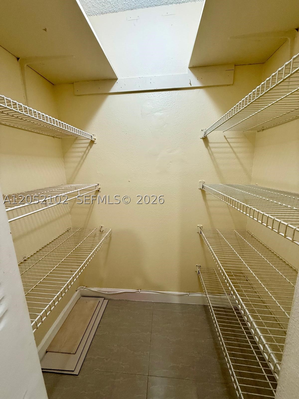 RO-MONT SOUTH GREEN CONDO - Residential Lease
