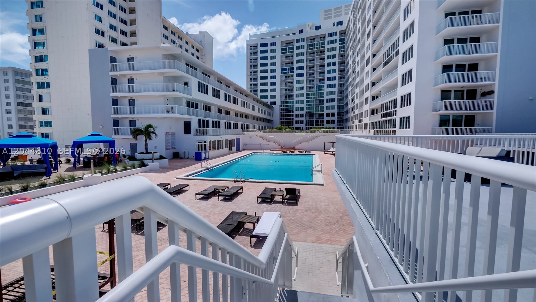 THE CARRIAGE HOUSE CONDO - Residential Lease