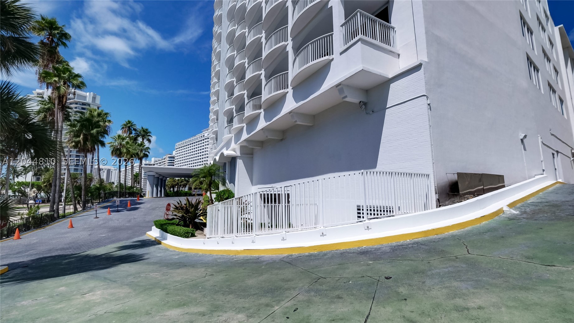 THE CARRIAGE HOUSE CONDO - Residential Lease