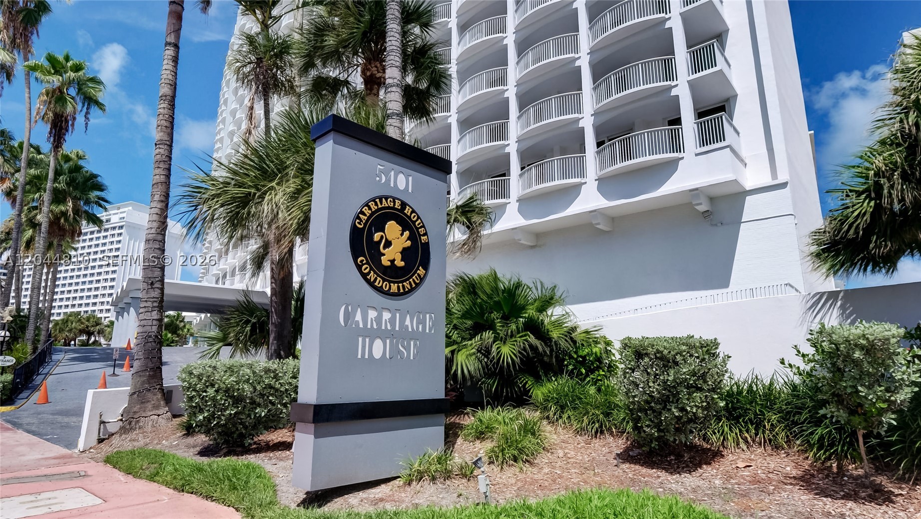 THE CARRIAGE HOUSE CONDO - Residential Lease