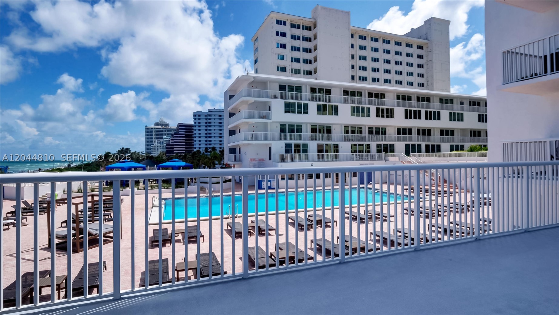 THE CARRIAGE HOUSE CONDO - Residential Lease