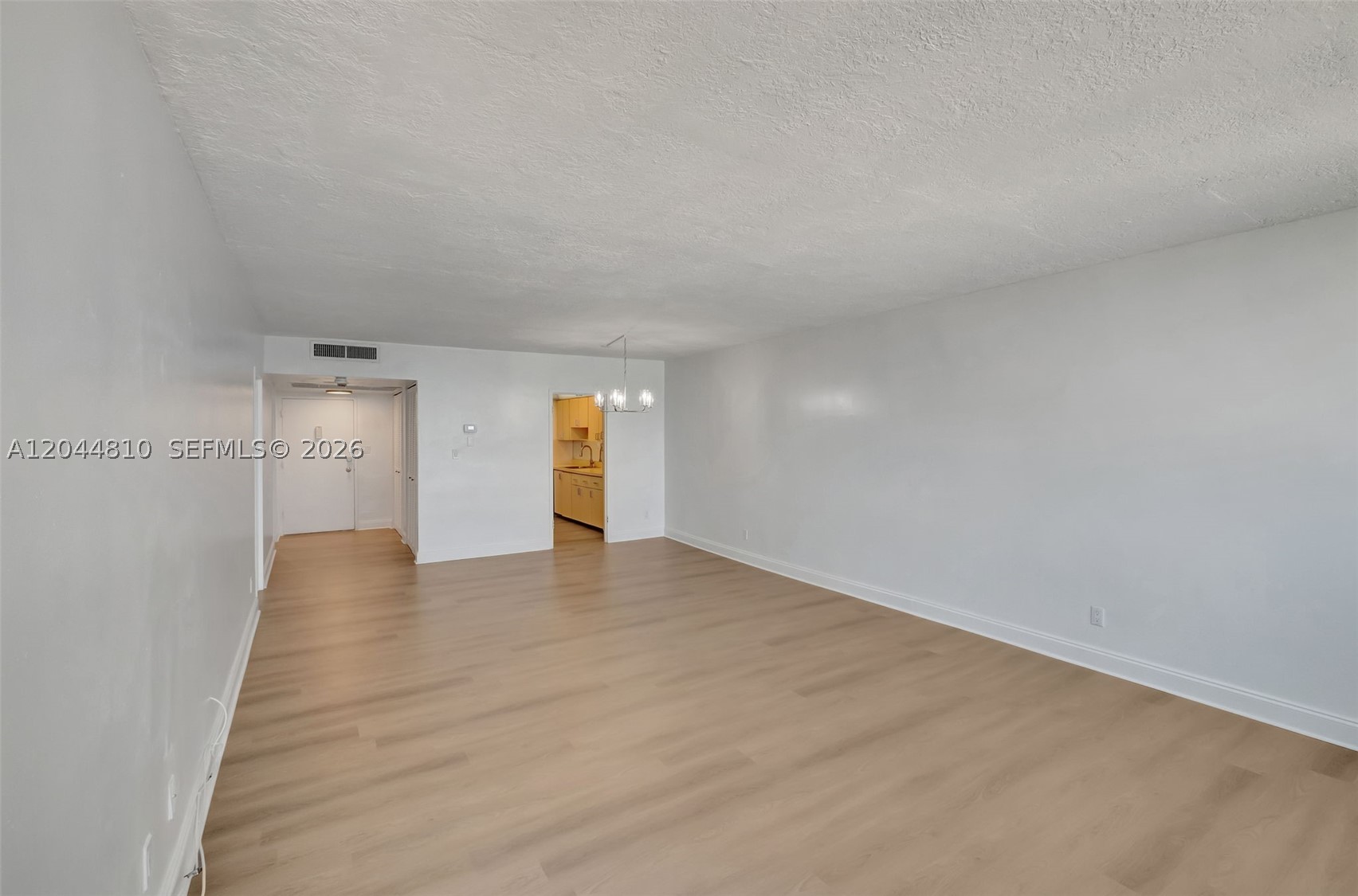 THE CARRIAGE HOUSE CONDO - Residential Lease