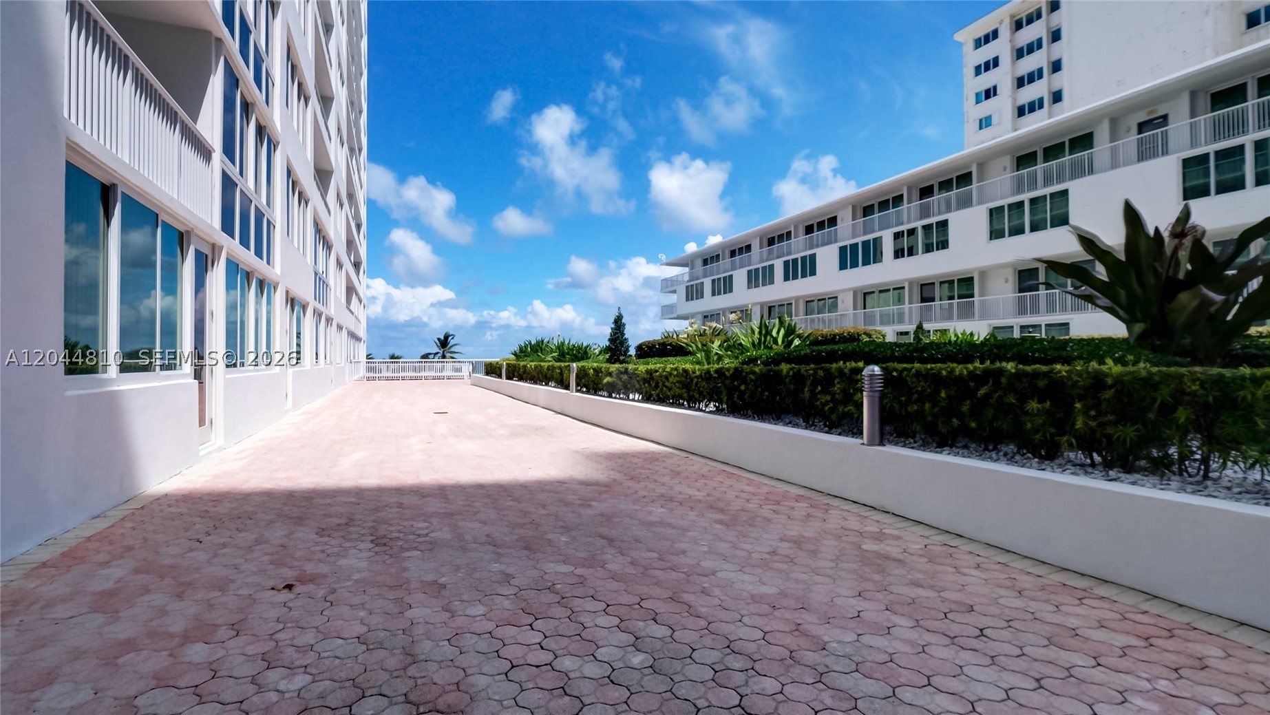 THE CARRIAGE HOUSE CONDO - Residential Lease
