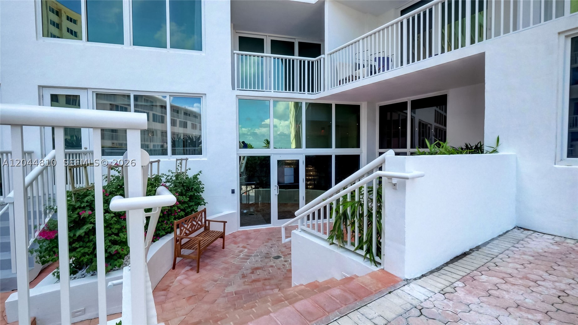 THE CARRIAGE HOUSE CONDO - Residential Lease