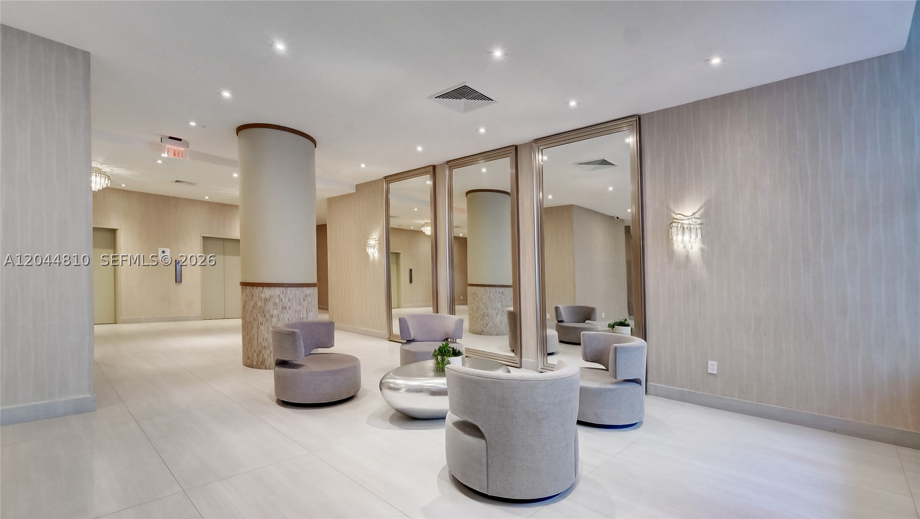 THE CARRIAGE HOUSE CONDO - Residential Lease