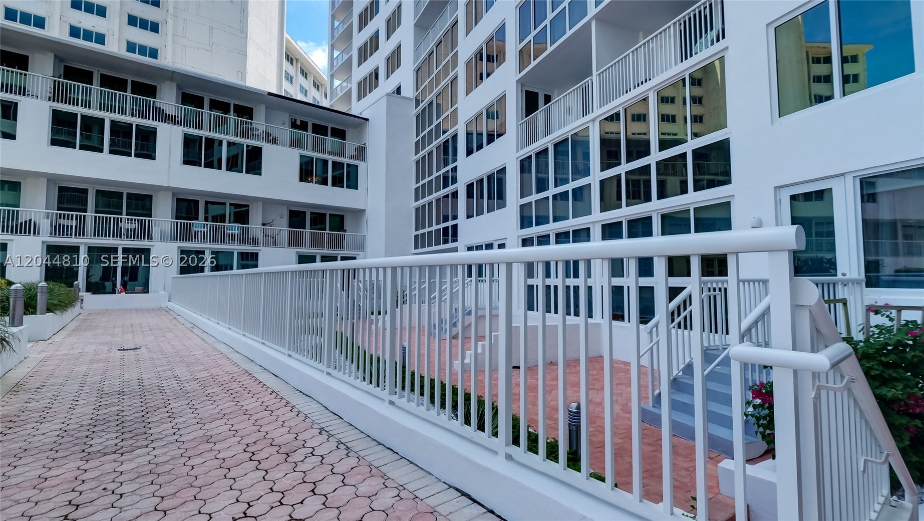 THE CARRIAGE HOUSE CONDO - Residential Lease