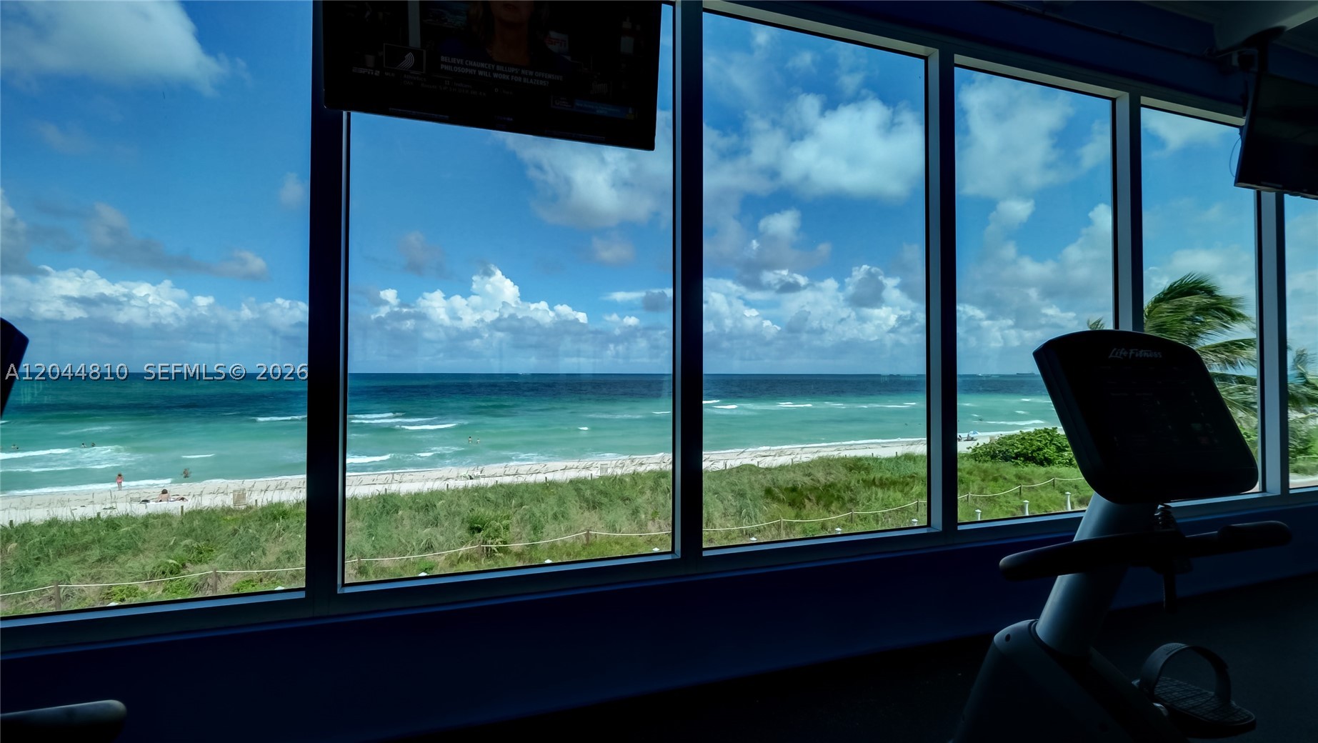 THE CARRIAGE HOUSE CONDO - Residential Lease