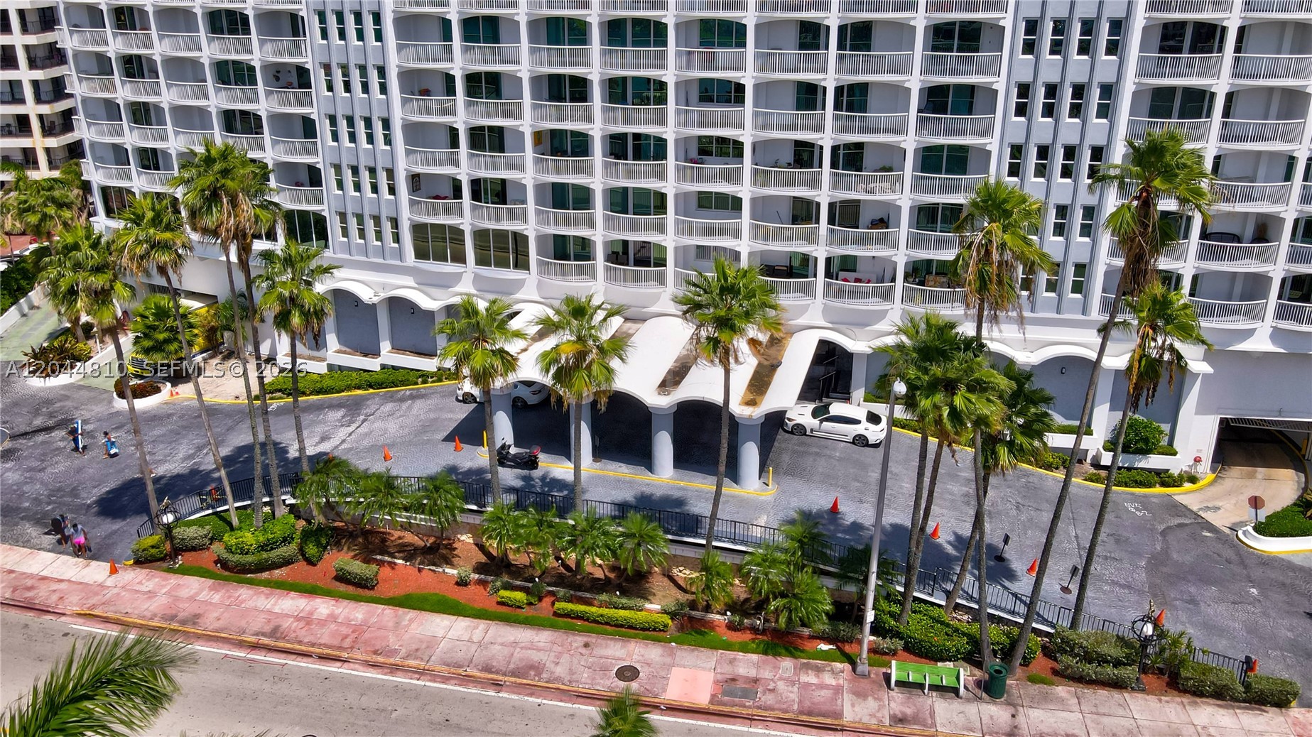 THE CARRIAGE HOUSE CONDO - Residential Lease