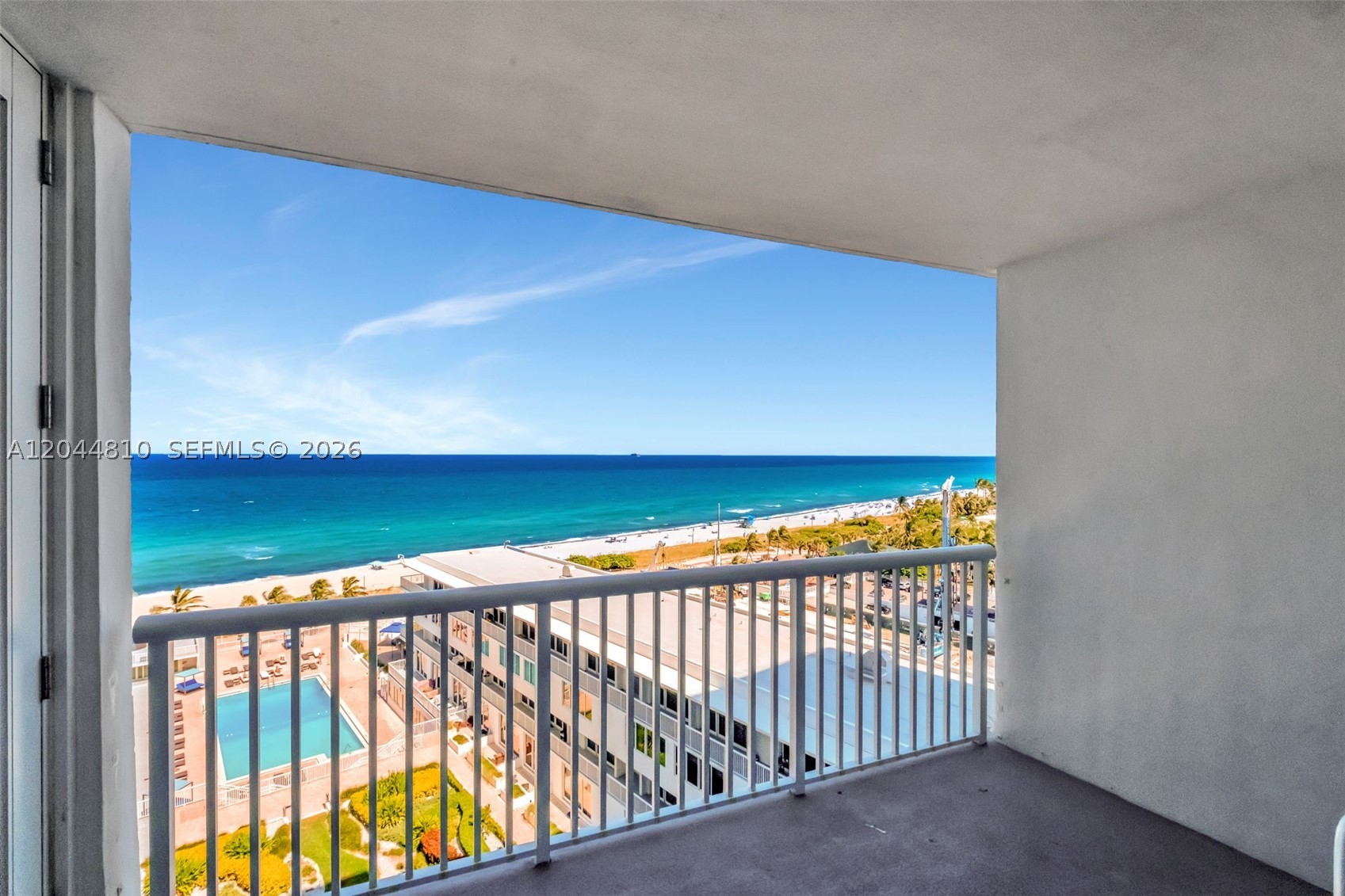 THE CARRIAGE HOUSE CONDO - Residential Lease