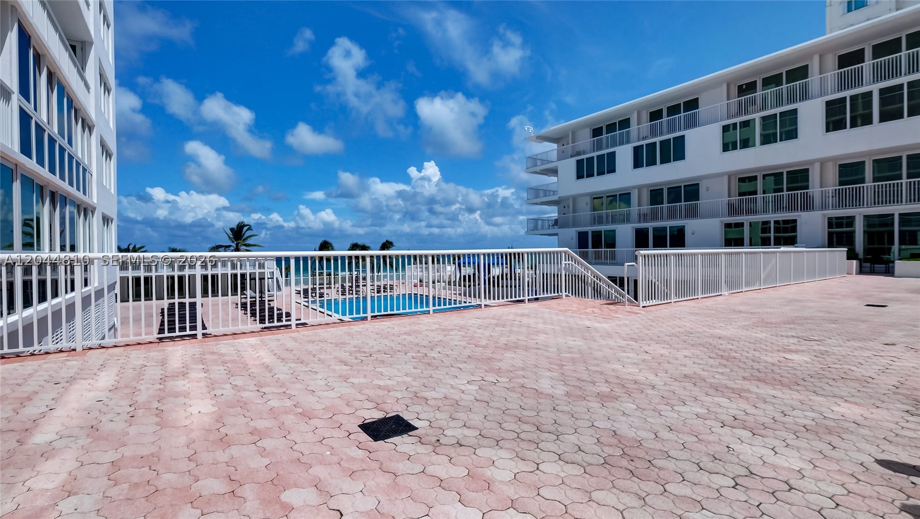 THE CARRIAGE HOUSE CONDO - Residential Lease