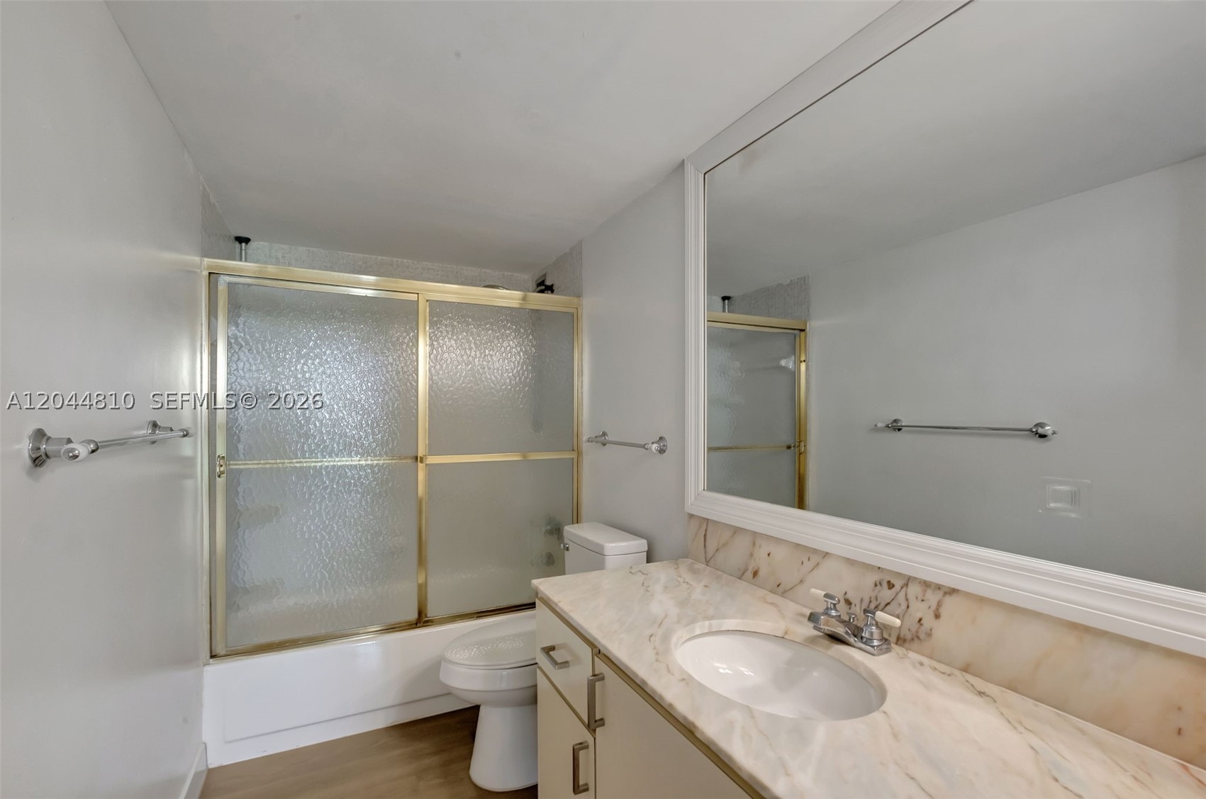 THE CARRIAGE HOUSE CONDO - Residential Lease