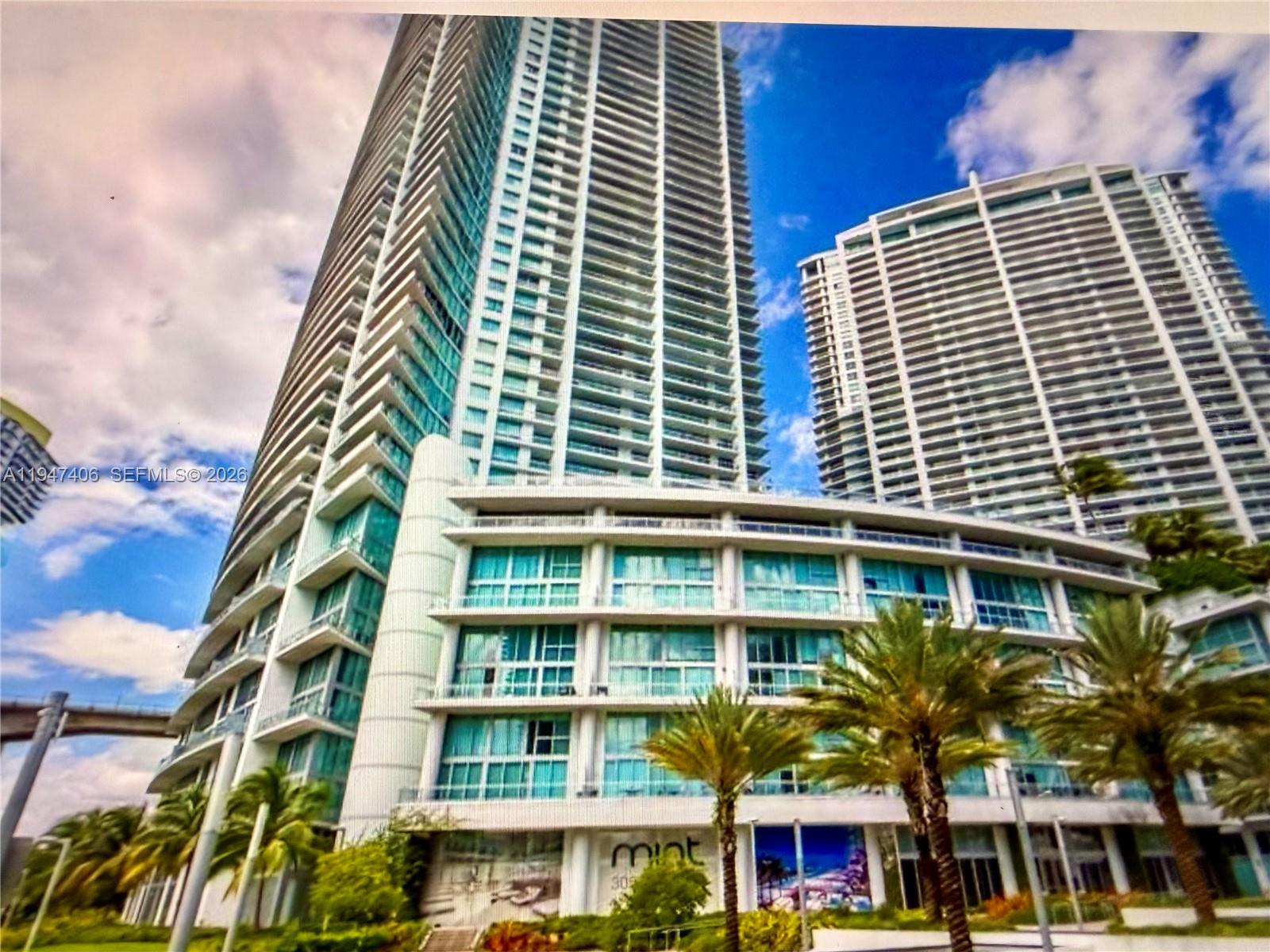 MINT CONDO - Residential