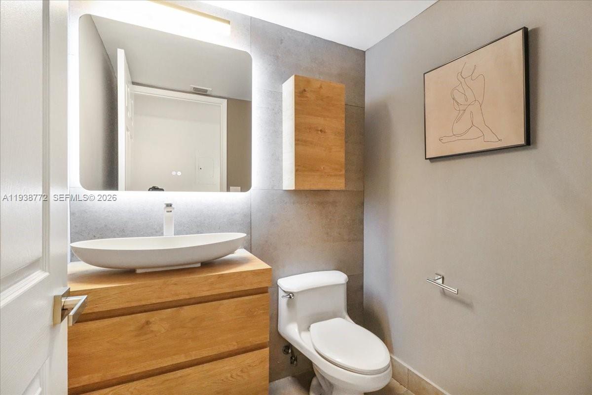 MILLENNIUM CONDO - Residential