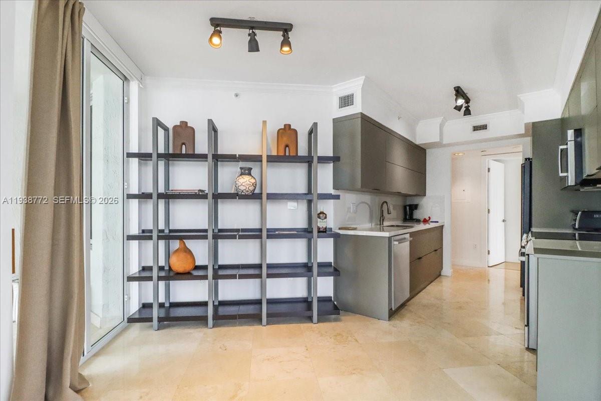 MILLENNIUM CONDO - Residential